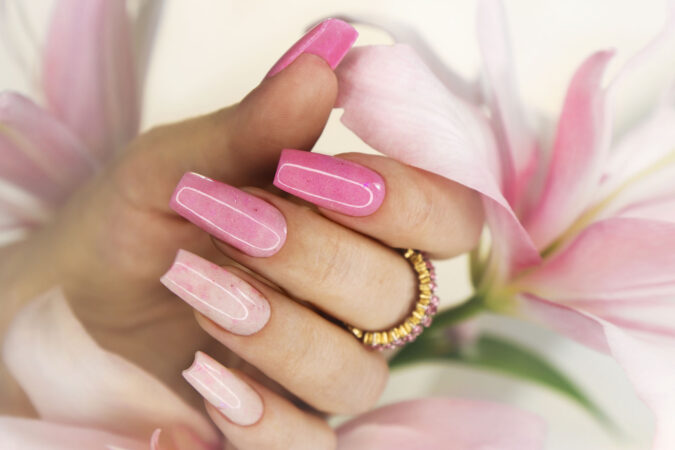 pink-elongated-nail-extension-with-fine-glitter
